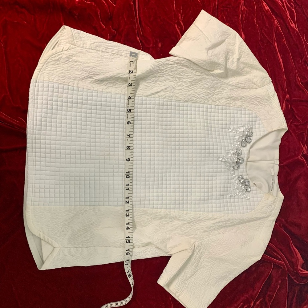 Textured white top - Picture 3 of 3